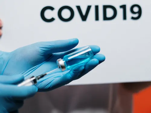 Un prêtre mexicain mort à cause du vaccin ? C'est faux !